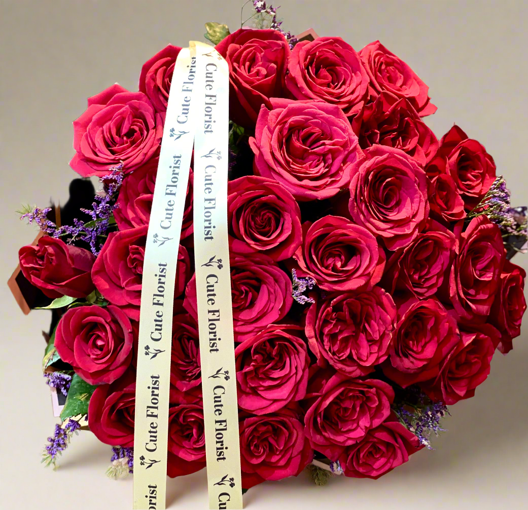 Midnight Romance – Classic Red Rose Bouquet